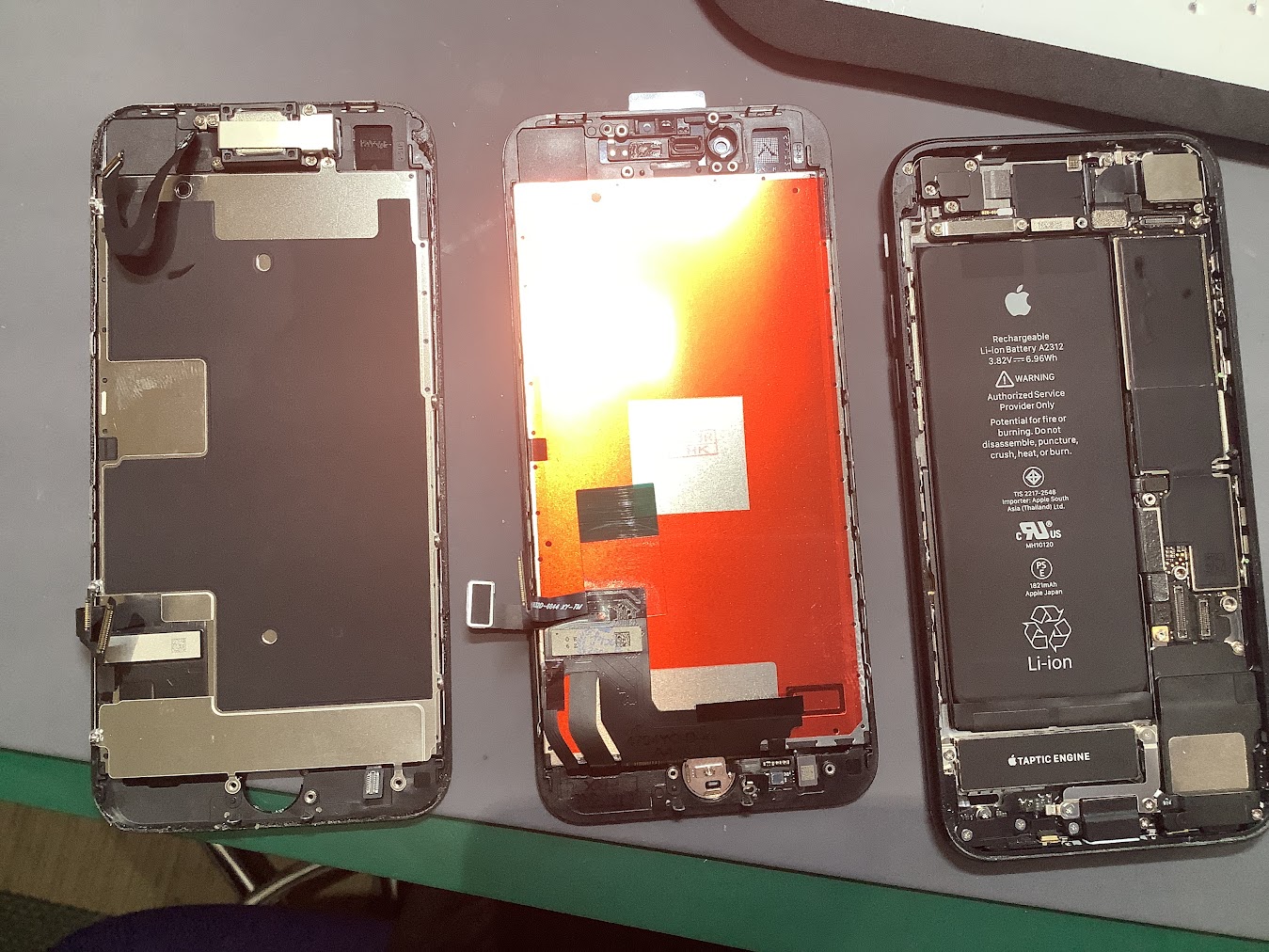 iPhoneSE2の画面交換ならデータをそのまま・最短即日修理のスマホ修理工房町田モディ店へ